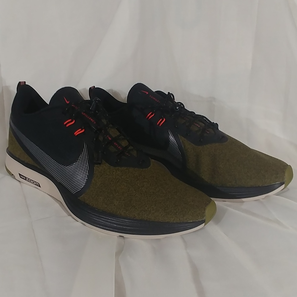 Nike Zoom Strike 2 Shield